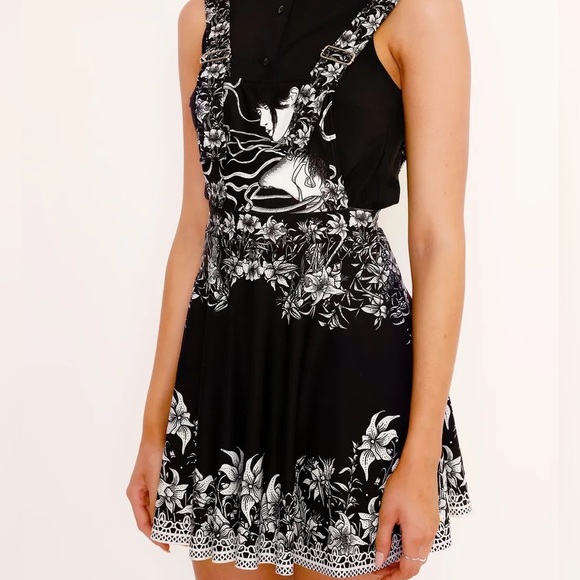 Blackmilk “THE GIRL IN THE GARDEN APRON DRESS” Size Large L NWT - Picture 15 of 16